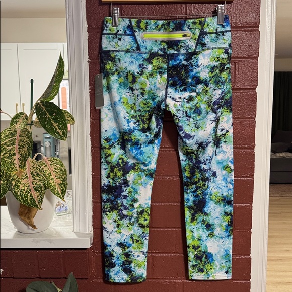 Athleta Hypersonic Sonar Capri Leggings - Picture 5 of 5